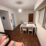 Hermoso departamento céntrico de dos ambientes.